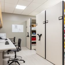 High density mobile shelving system for anesthesiology workroom